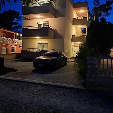 Apartmani Vukadin Vir Exteriér fotografie