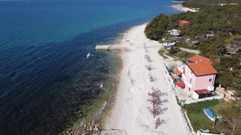 Apartmani Vukadin Vir Exteriér fotografie