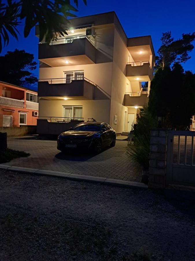 Apartmani Vukadin Vir Exteriér fotografie
