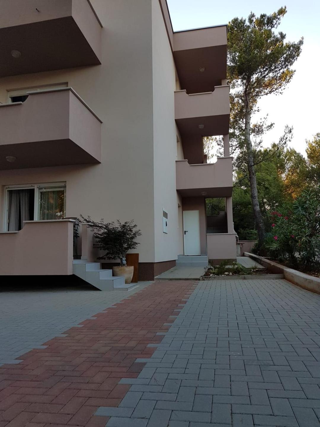 Apartmani Vukadin Vir Exteriér fotografie